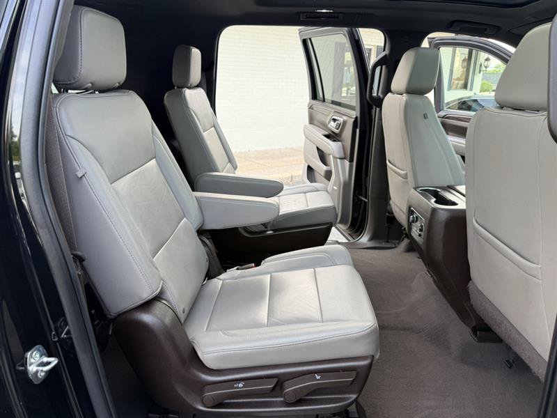 Used 2022 Chevrolet Suburban LT w/ LT Signature Package AWD/4WD image 19