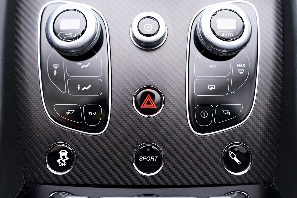 Used 2016 Aston Martin DB9 GT RWD image 86