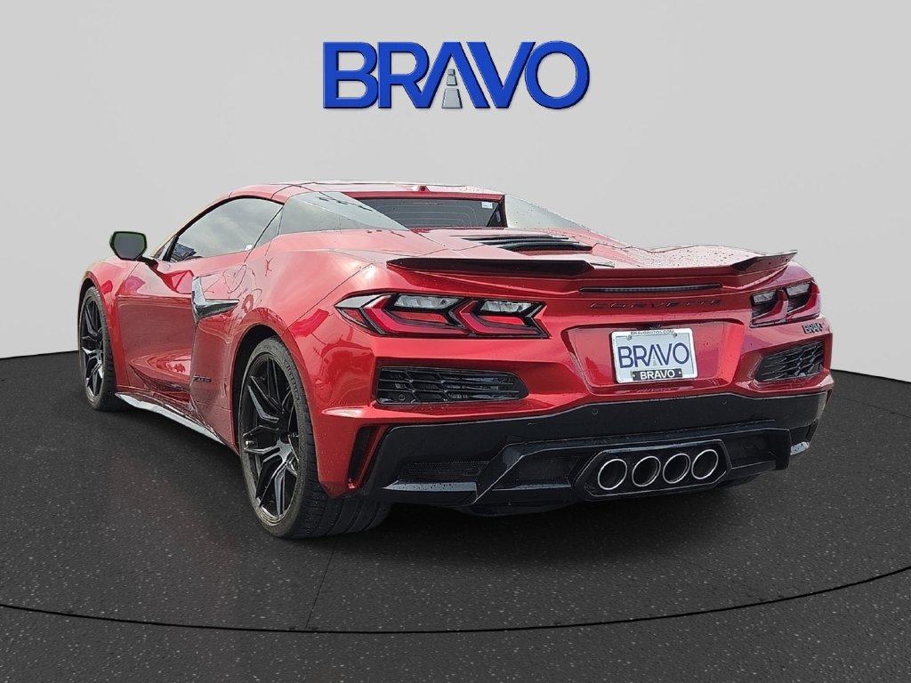 Used 2025 Chevrolet Corvette Z06 RWD image 3