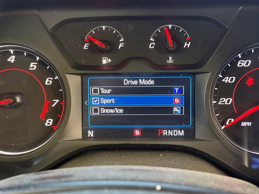Used 2023 Chevrolet Camaro LT RWD image 4