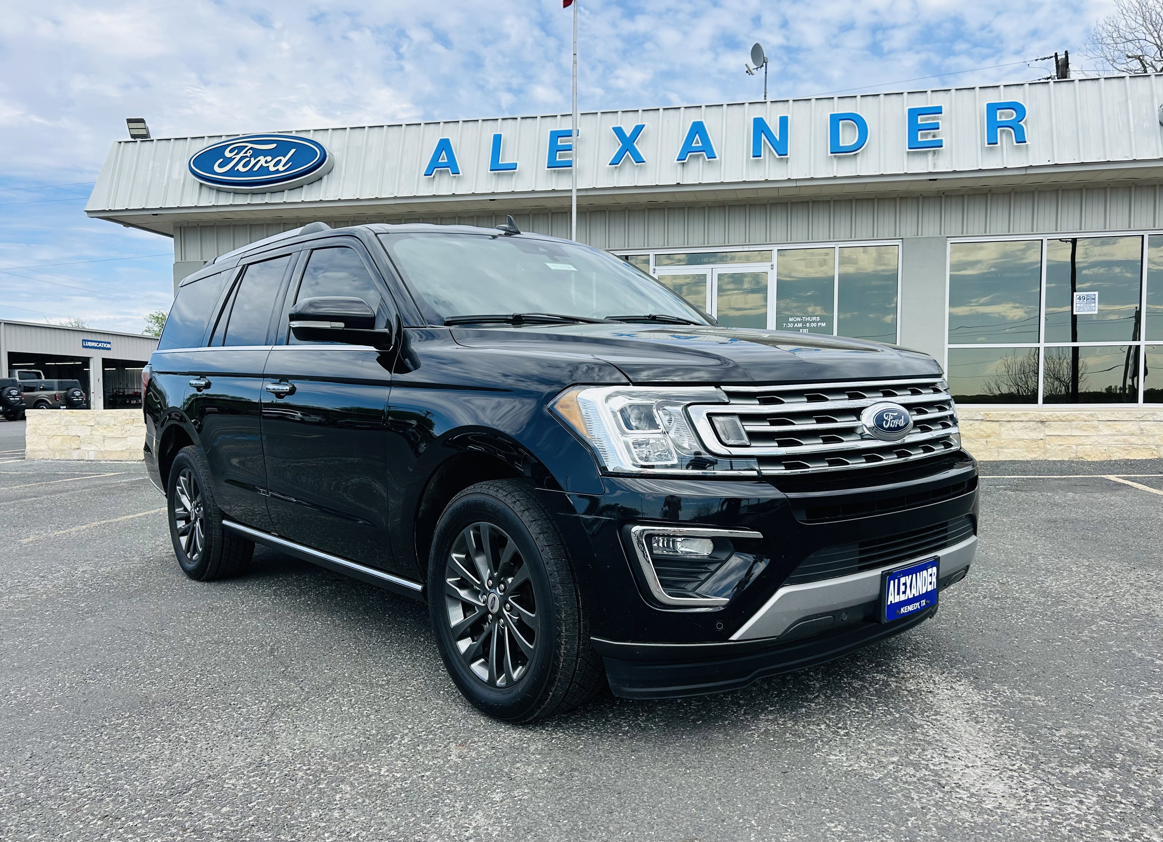 Used 2021 Ford Expedition Limited image 2