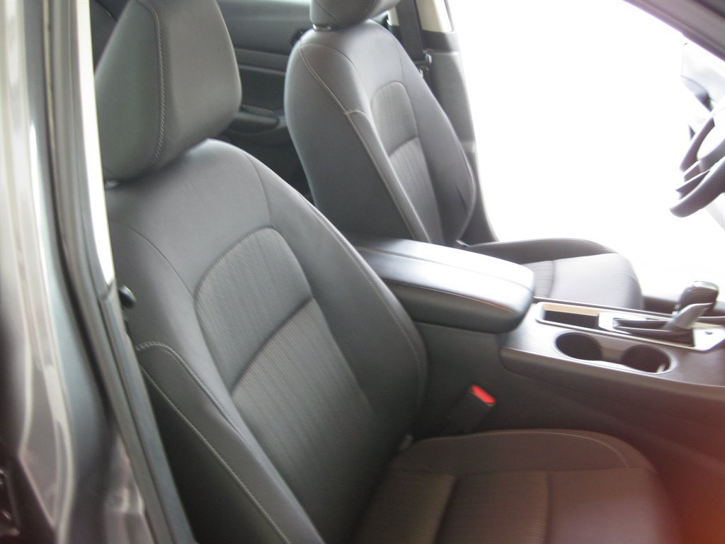 Used 2025 Nissan Altima 2.5 S FWD image 25