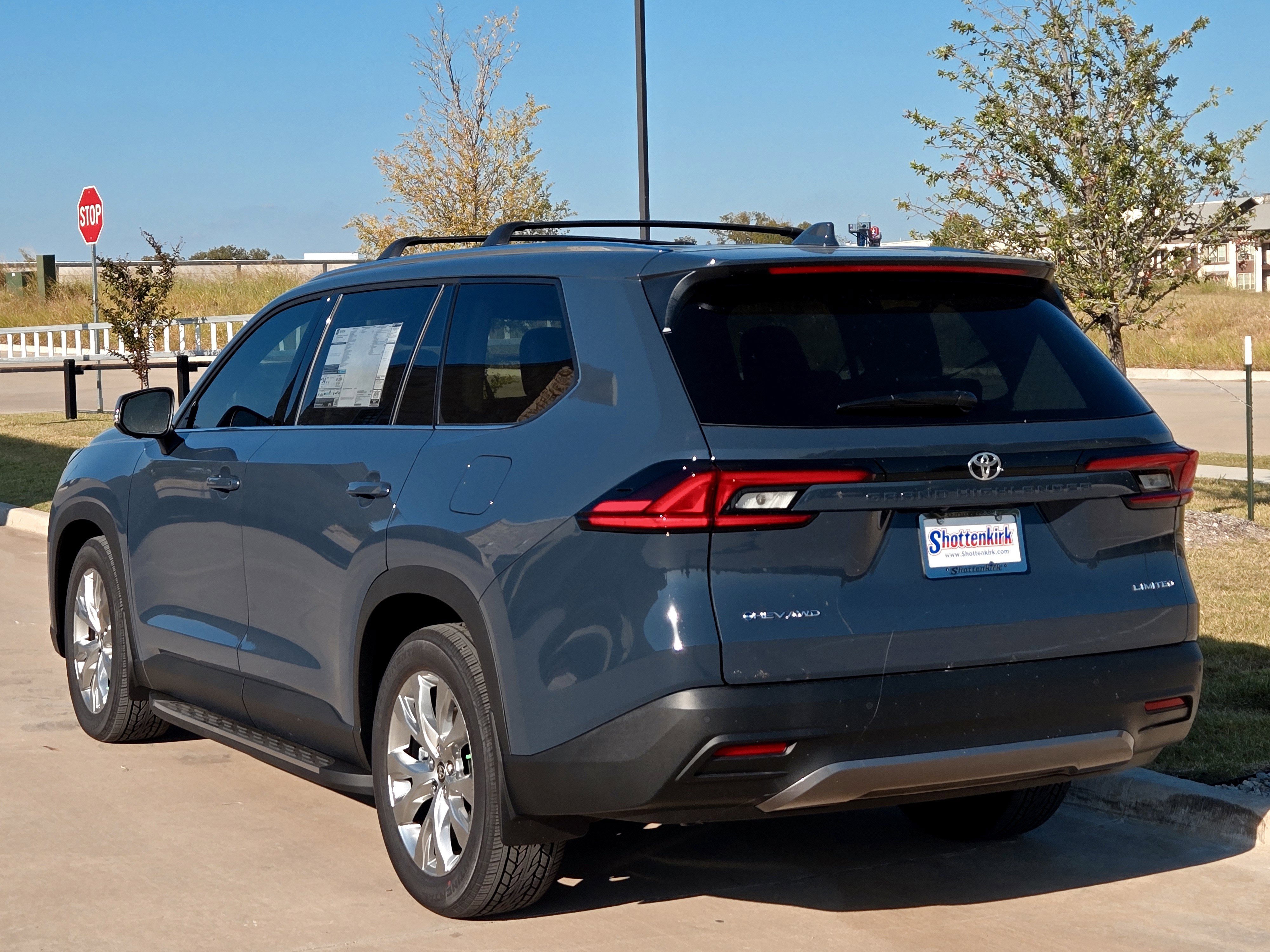 New 2026 Toyota Grand Highlander Limited image 4