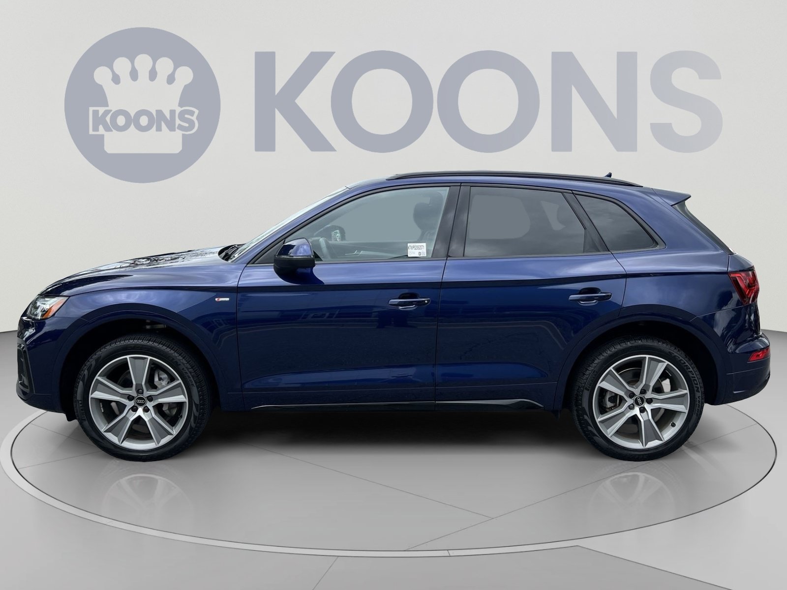 Used 2025 Audi Q5 2.0T Premium w/ Convenience Plus Package AWD/4WD image 2