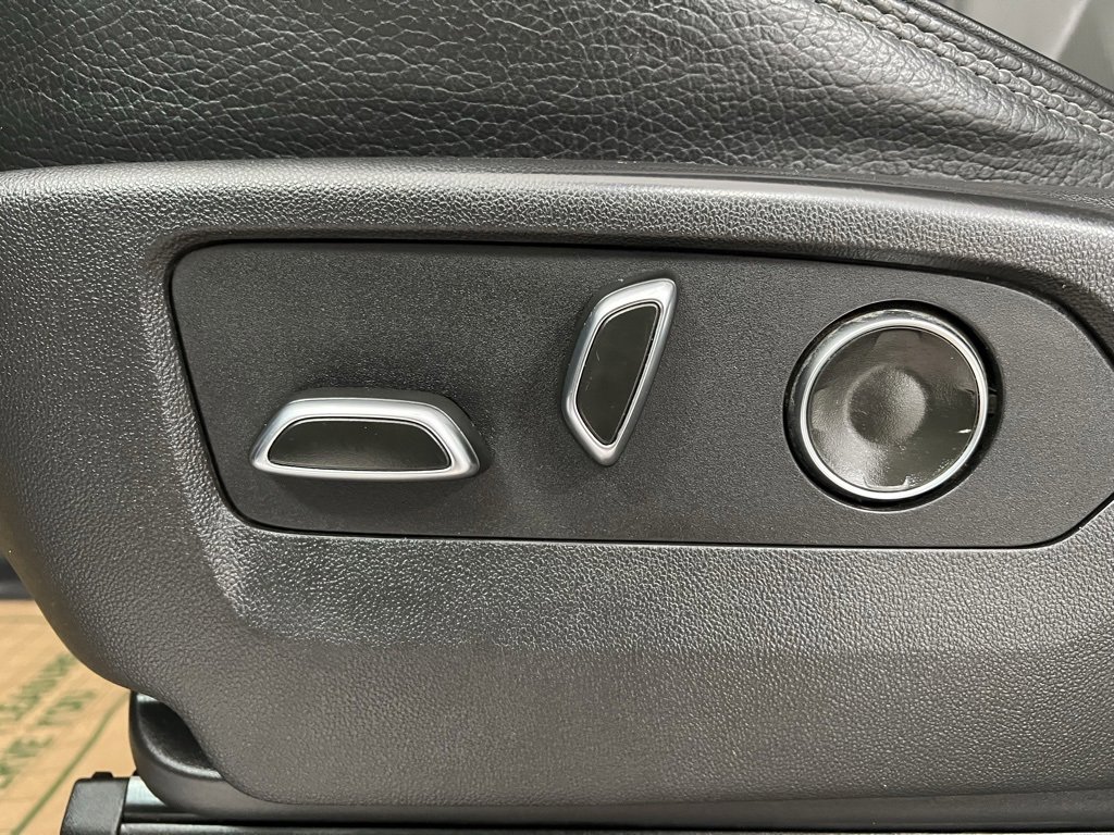 Used 2024 GMC Sierra 3500 Denali image 22