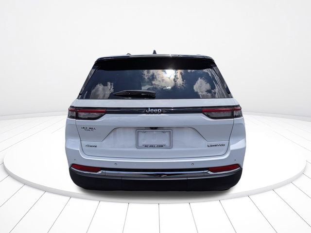 Used 2023 Jeep Grand Cherokee Limited AWD/4WD image 4
