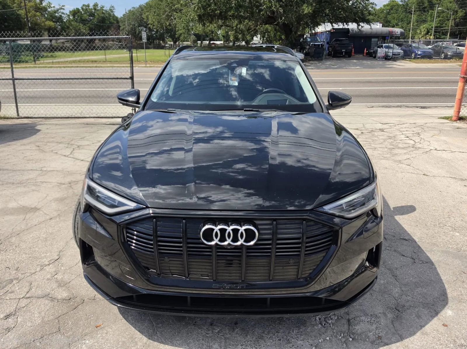 Used 2021 Audi e-tron Prestige w/ Prestige Package AWD/4WD image 2