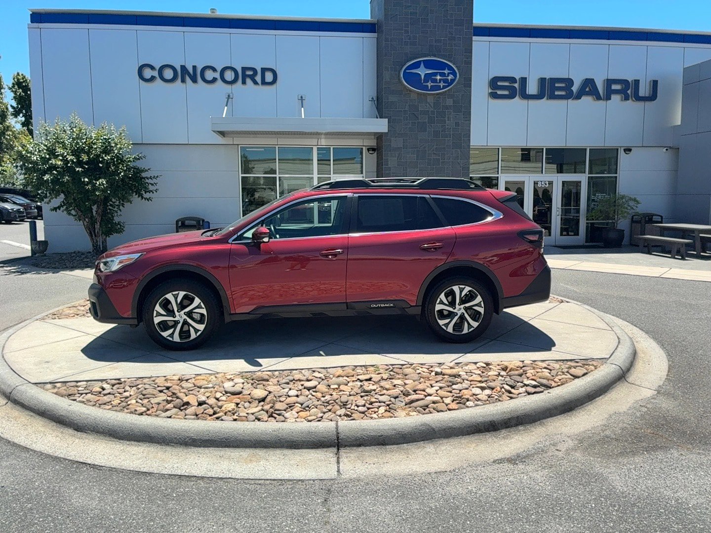 Certified 2021 Subaru Outback Limited w/ Popular Package #2 AWD/4WD image 1