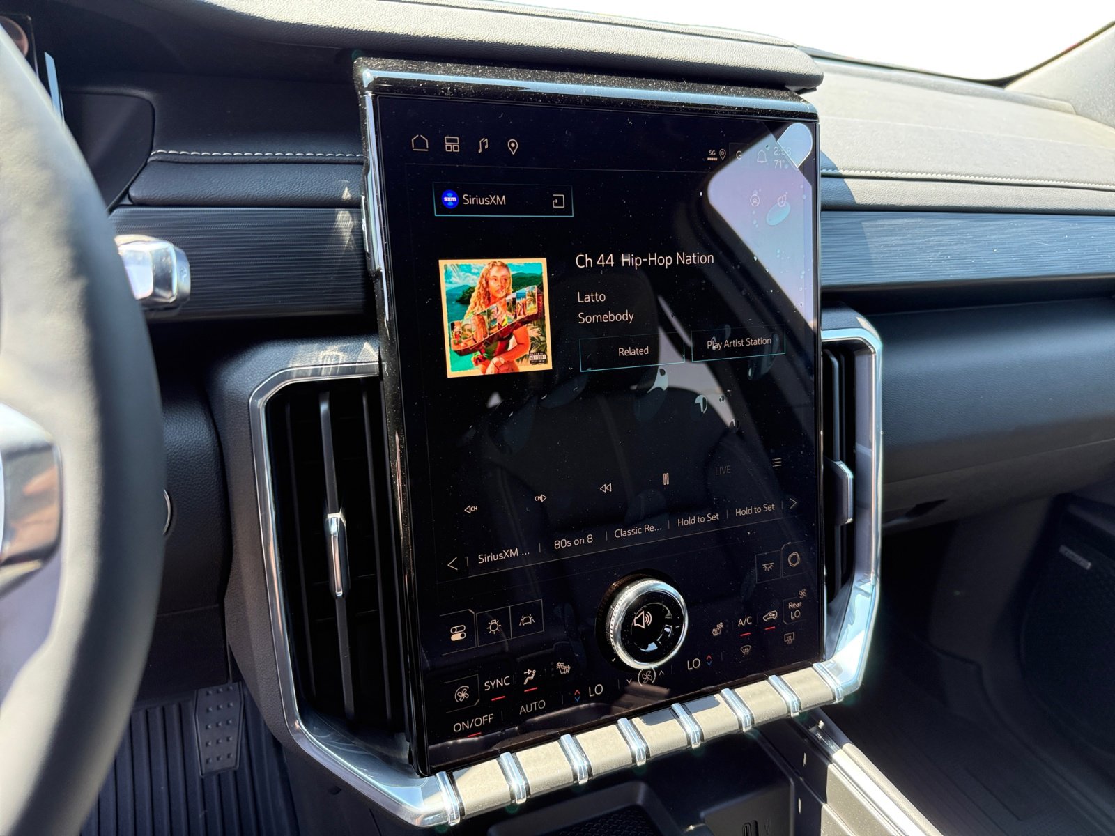 New 2025 GMC Acadia Elevation w/ Elevation Premium Package image 12