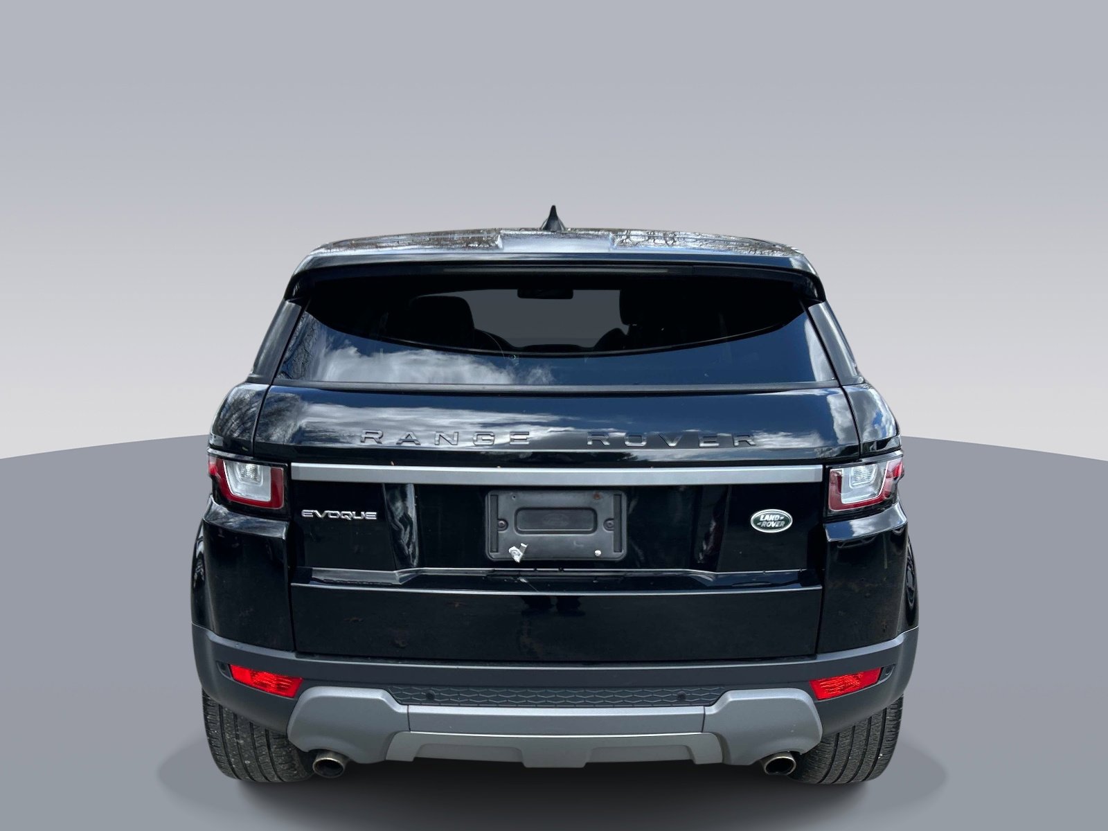 Used 2019 Land Rover Range Rover Evoque SE AWD/4WD image 4