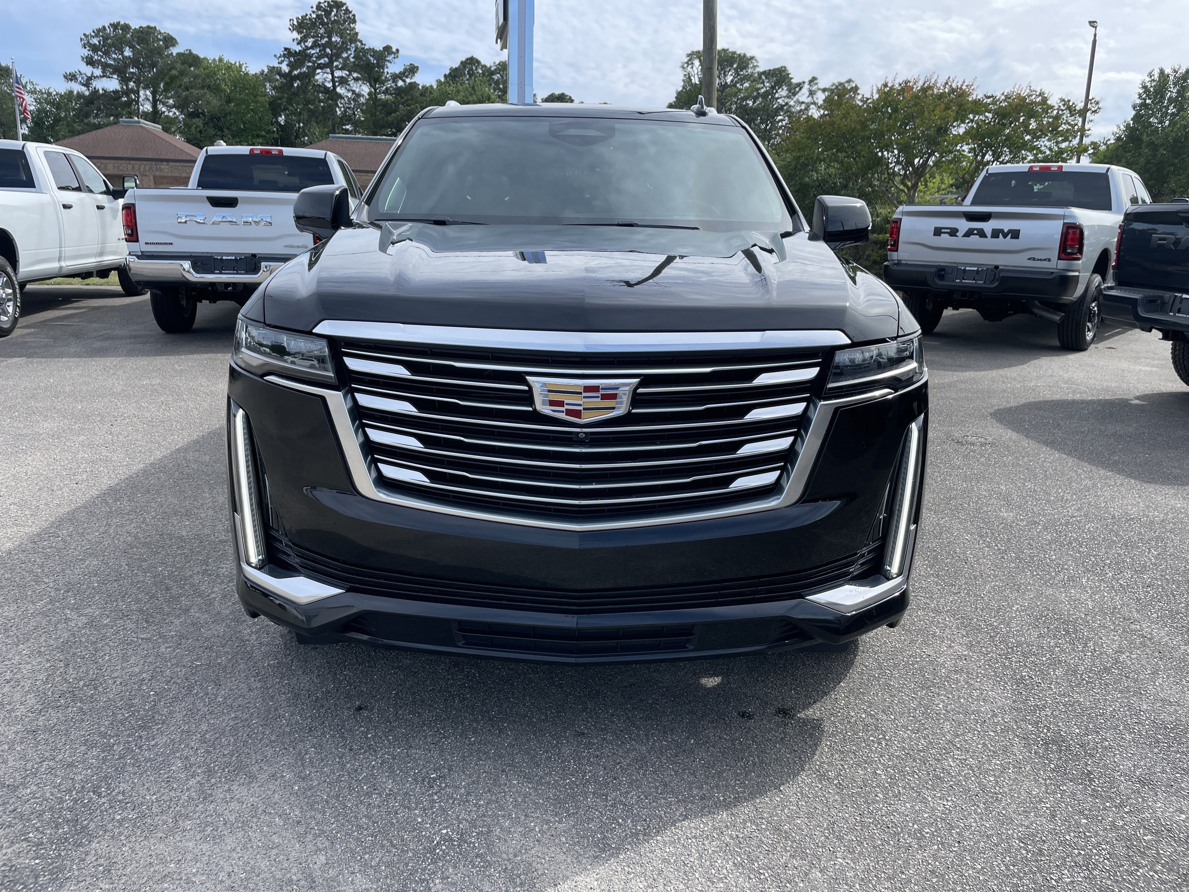 Used 2023 Cadillac Escalade Premium Luxury Platinum w/ LPO, Floor Liner Package AWD/4WD image 3