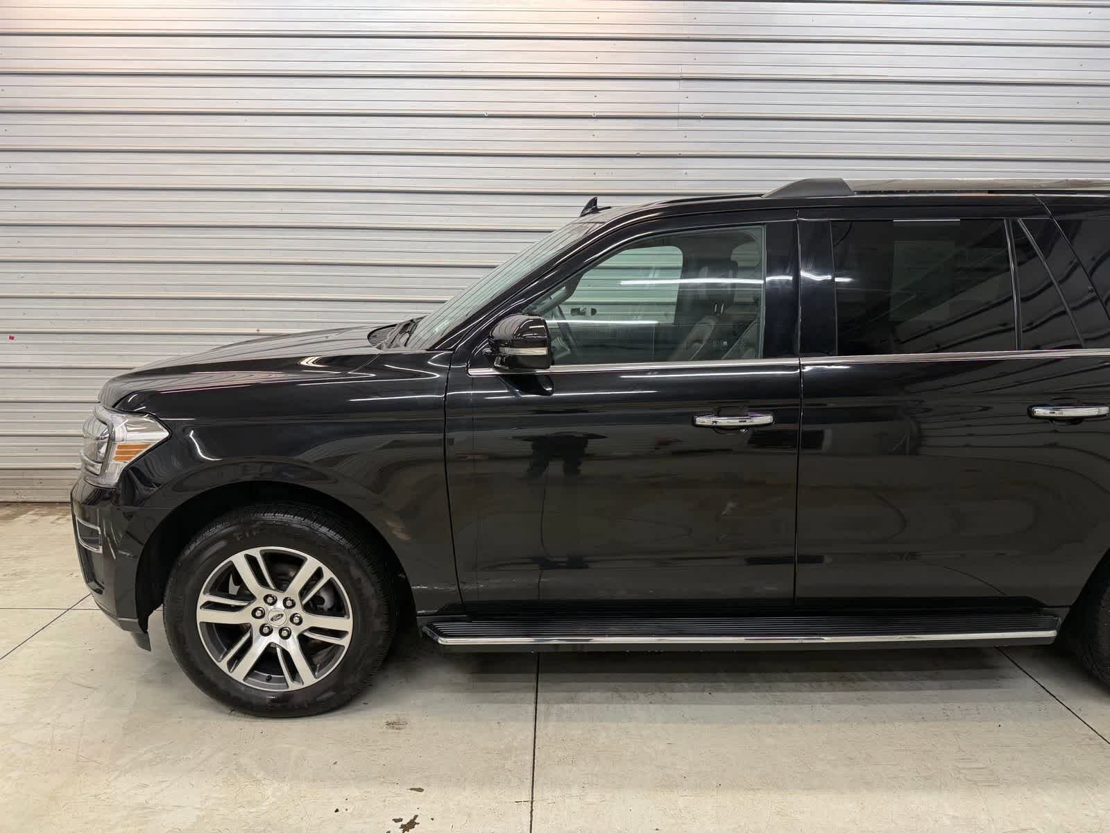 Used 2022 Ford Expedition Max Limited AWD/4WD image 3