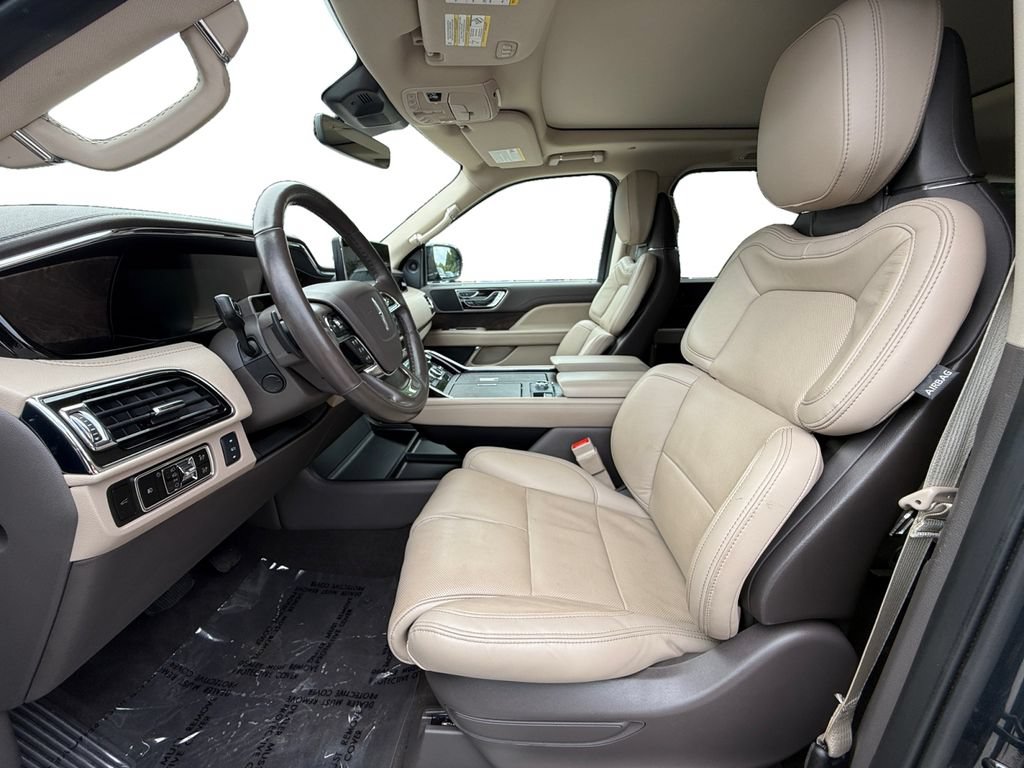 Used 2024 Lincoln Navigator Reserve AWD/4WD image 9