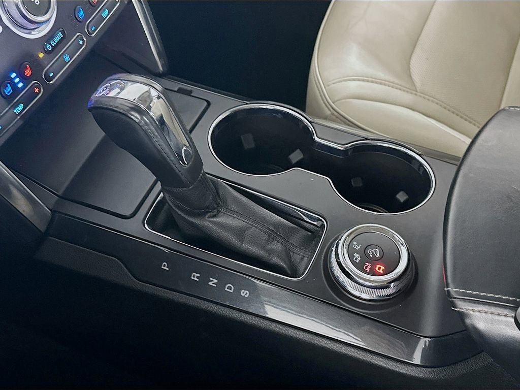 Used 2018 Ford Explorer Platinum image 16