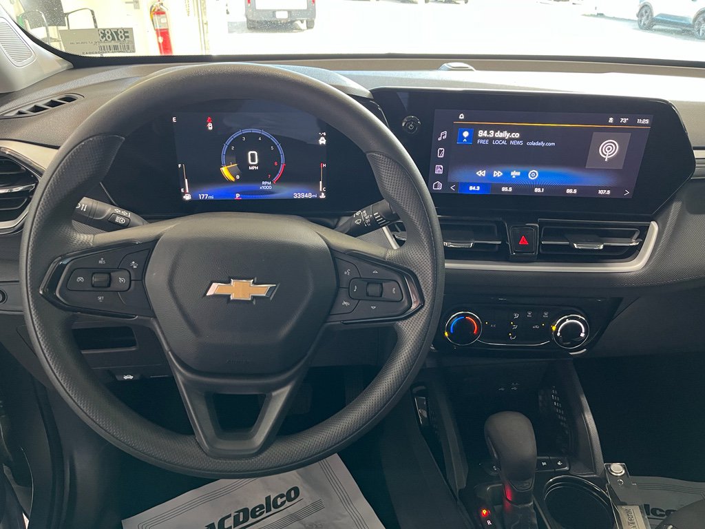 Used 2025 Chevrolet TrailBlazer LT FWD image 14