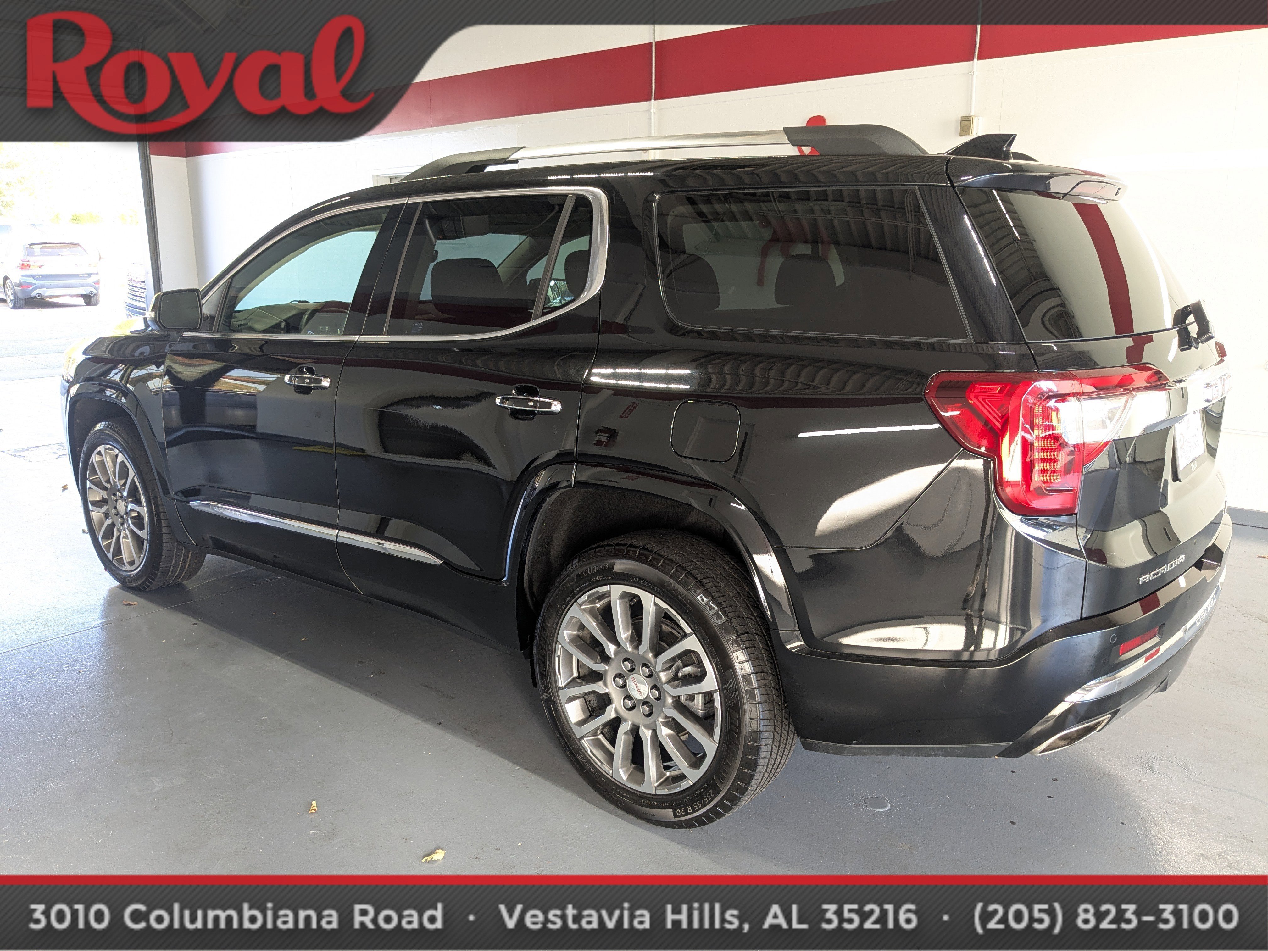 Used 2023 GMC Acadia Denali w/ Denali Ultimate Package image 2