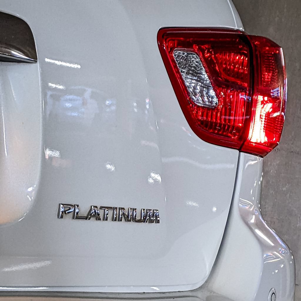 Used 2017 Nissan Pathfinder Platinum FWD image 6