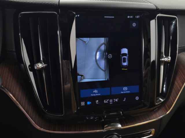 Certified 2023 Volvo XC60 B5 Ultimate w/ Climate Package AWD/4WD image 33