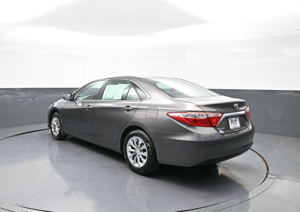 Used 2016 Toyota Camry LE FWD image 8