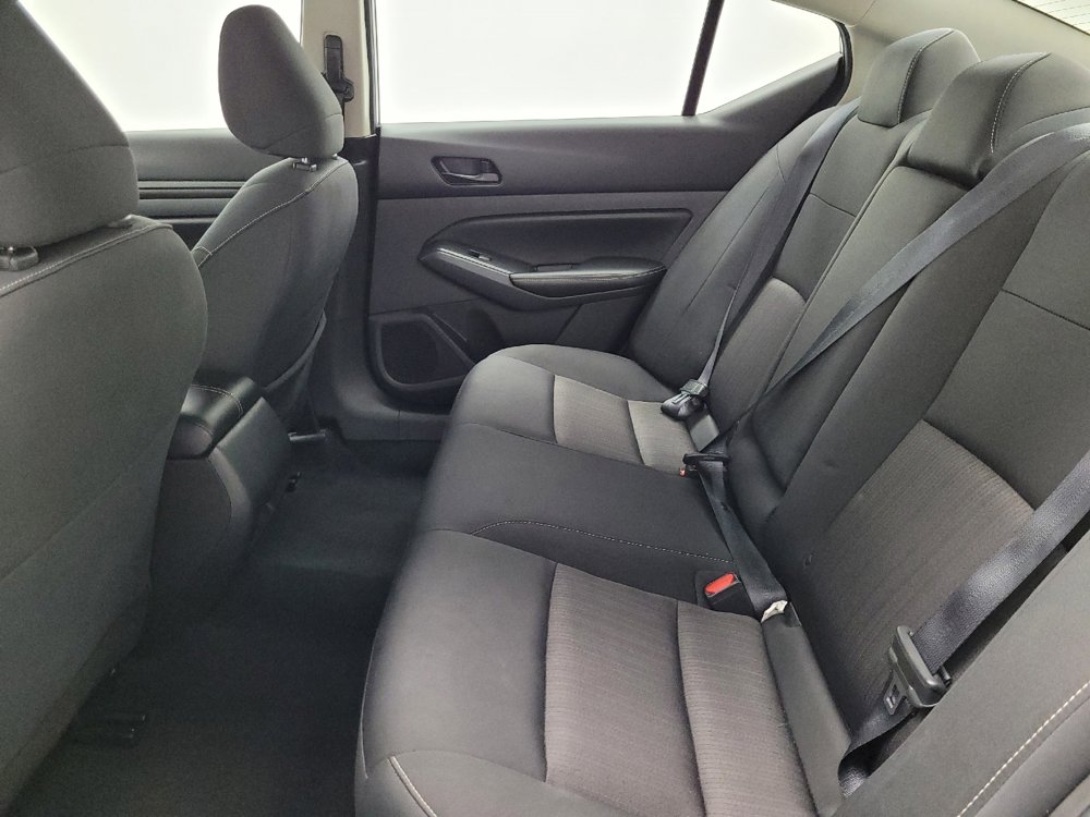 Used 2024 Nissan Altima 2.5 SV image 18