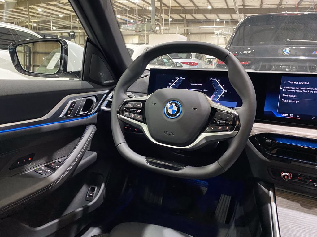 Used 2025 BMW i4 xDrive40i AWD/4WD image 3