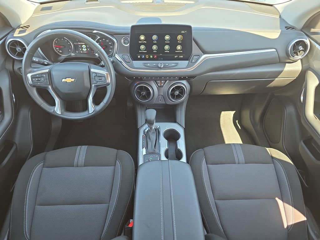 Used 2025 Chevrolet Blazer LT image 9