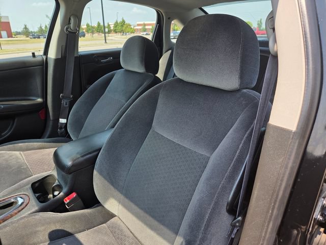 Used 2014 Chevrolet Impala LT w/ LT Sunroof Package FWD image 13