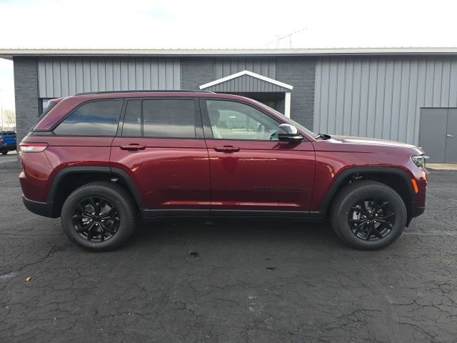 New 2025 Jeep Grand Cherokee Altitude image 8