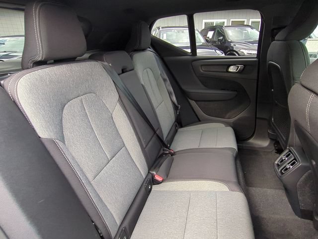 Used 2024 Volvo XC40 B5 Core AWD/4WD image 29