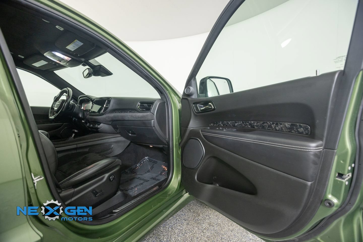 Used 2021 Dodge Durango SRT Hellcat w/ Premium Interior Group AWD/4WD image 42