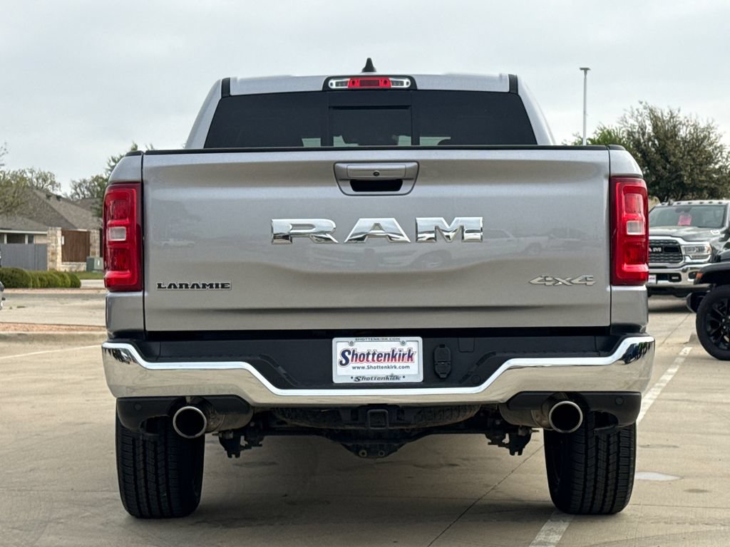 Used 2025 RAM 1500 Laramie AWD/4WD image 8