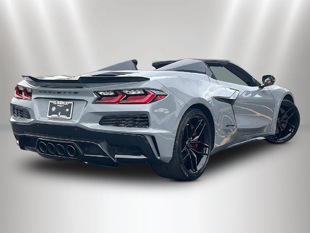 Used 2025 Chevrolet Corvette Z06 RWD image 6