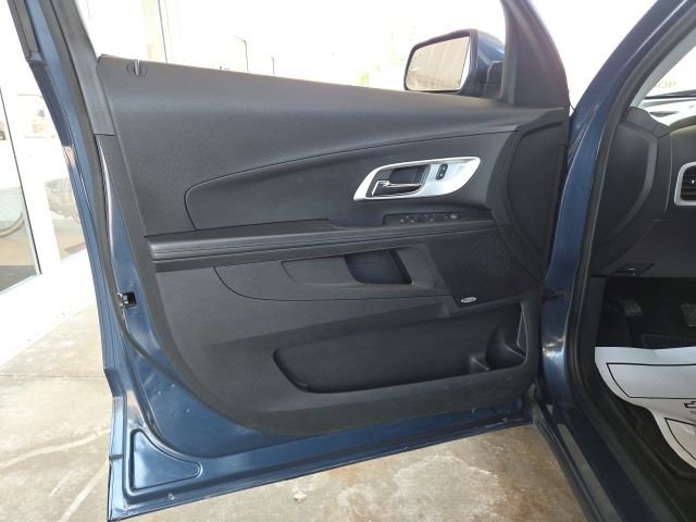 Used 2017 Chevrolet Equinox LT image 35