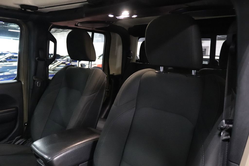 Used 2020 Jeep Gladiator Sport image 11