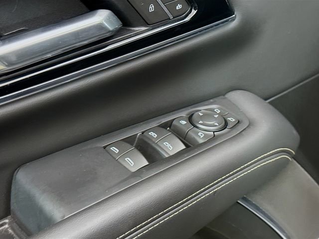 Used 2025 GMC Yukon XL Elevation w/ Elevation Premium Package image 18