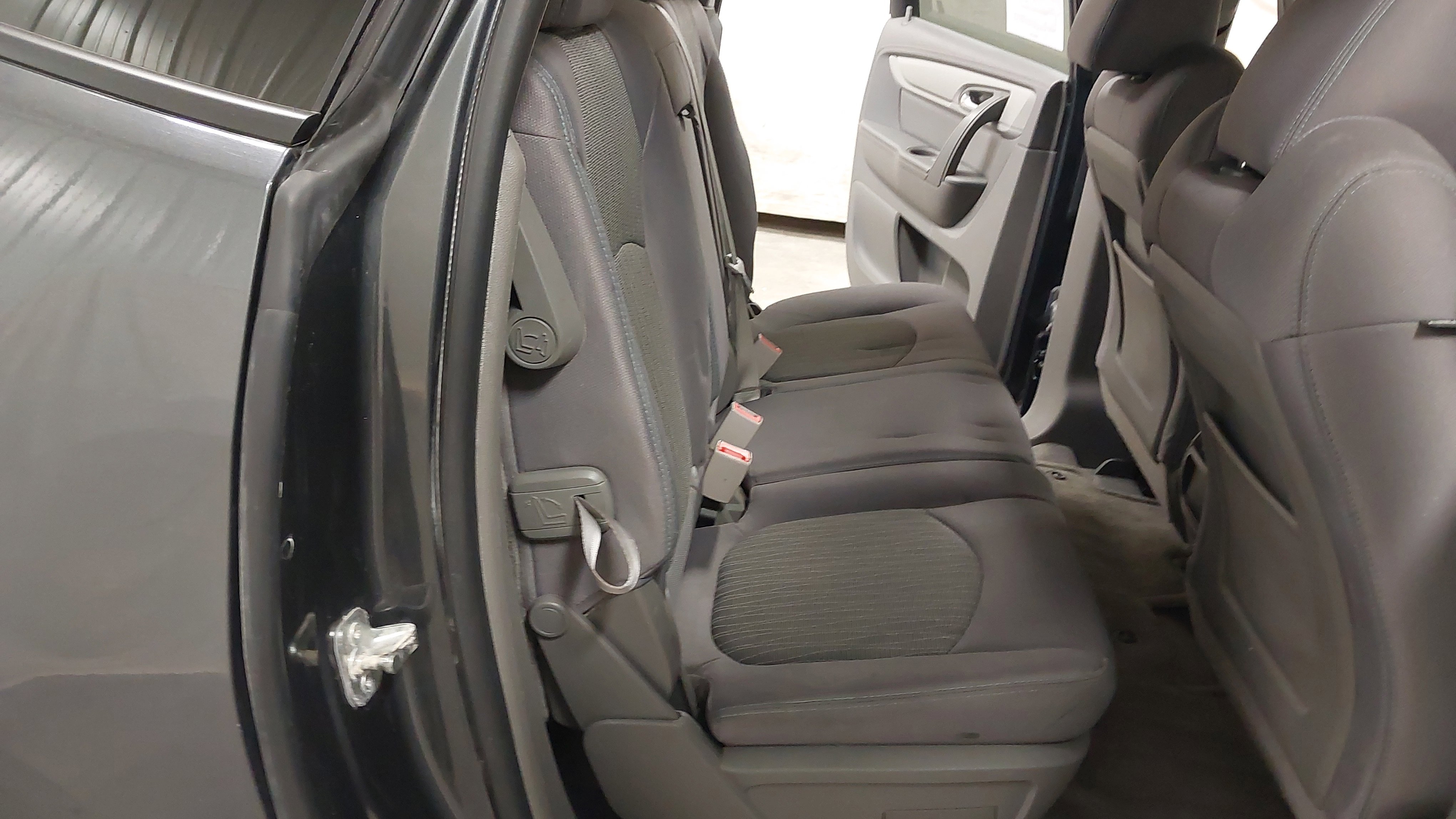 Used 2014 Chevrolet Traverse LS FWD image 30