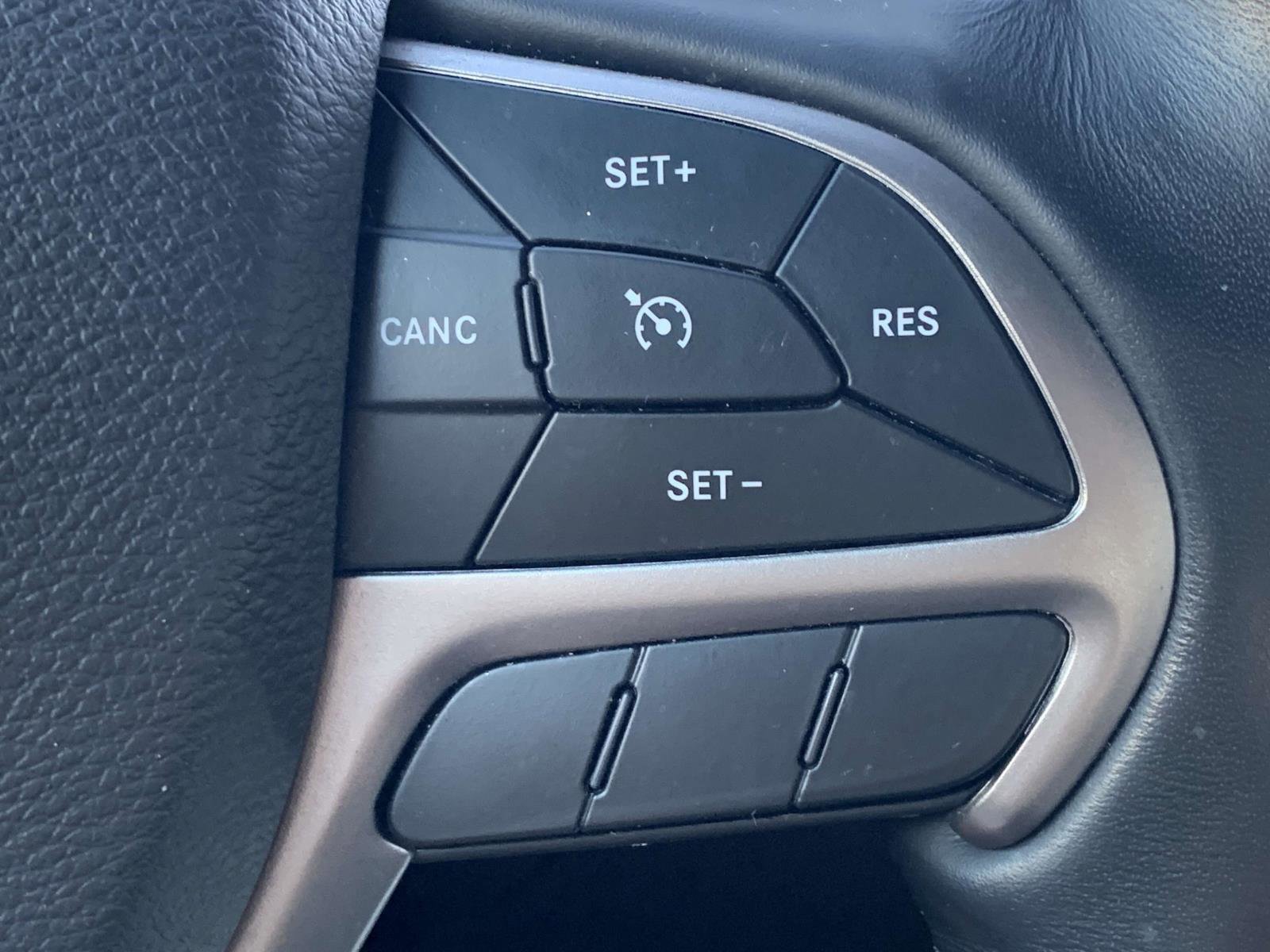 Used 2021 Jeep Grand Cherokee Laredo X image 14