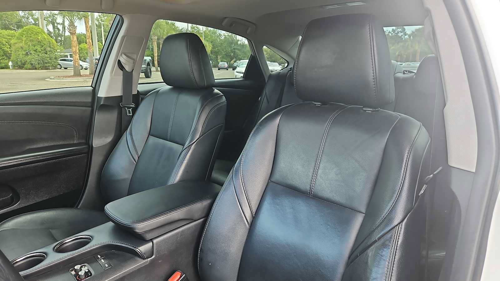 Used 2017 Toyota Avalon Touring FWD image 13