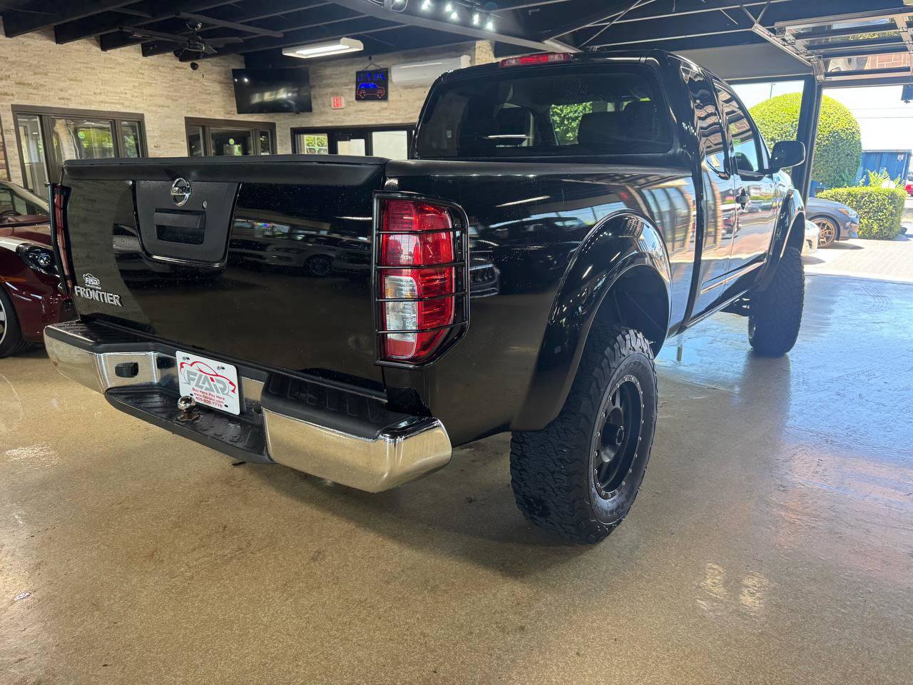 Used 2014 Nissan Frontier S RWD image 7