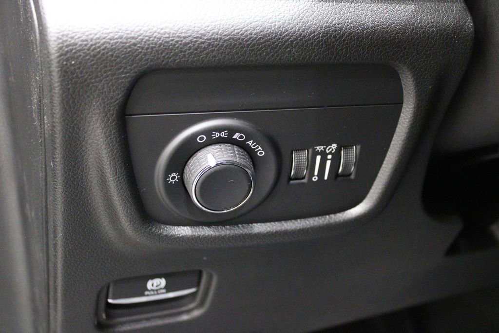 New 2025 Jeep Grand Cherokee Laredo w/ Luxury Tech Group I image 18