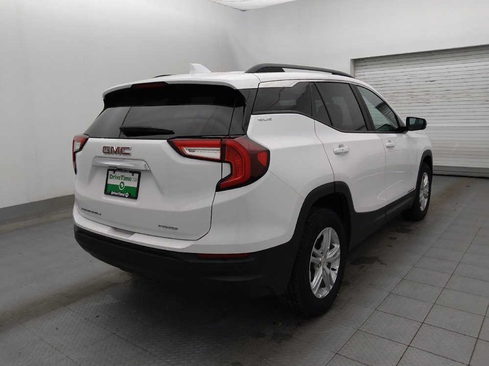 Used 2024 GMC Terrain SLE w/ Driver Convenience Package image 7
