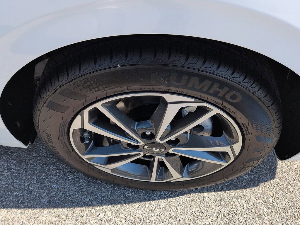 Used 2023 Kia Forte LXS w/ LXS Technology Package FWD image 10