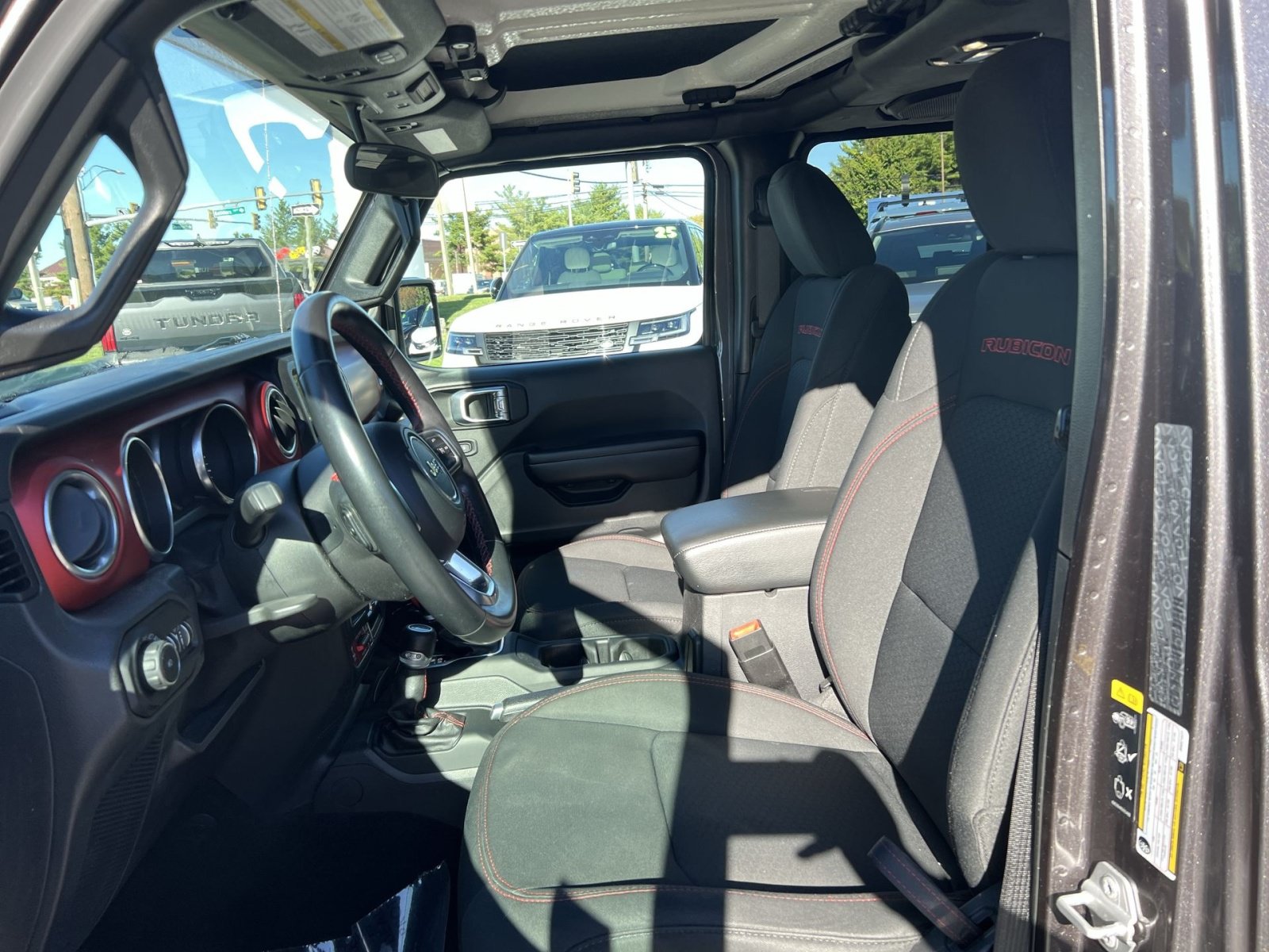 Used 2021 Jeep Wrangler Unlimited Rubicon AWD/4WD image 13