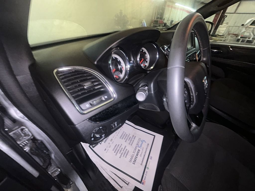 Used 2020 Dodge Grand Caravan SE image 11