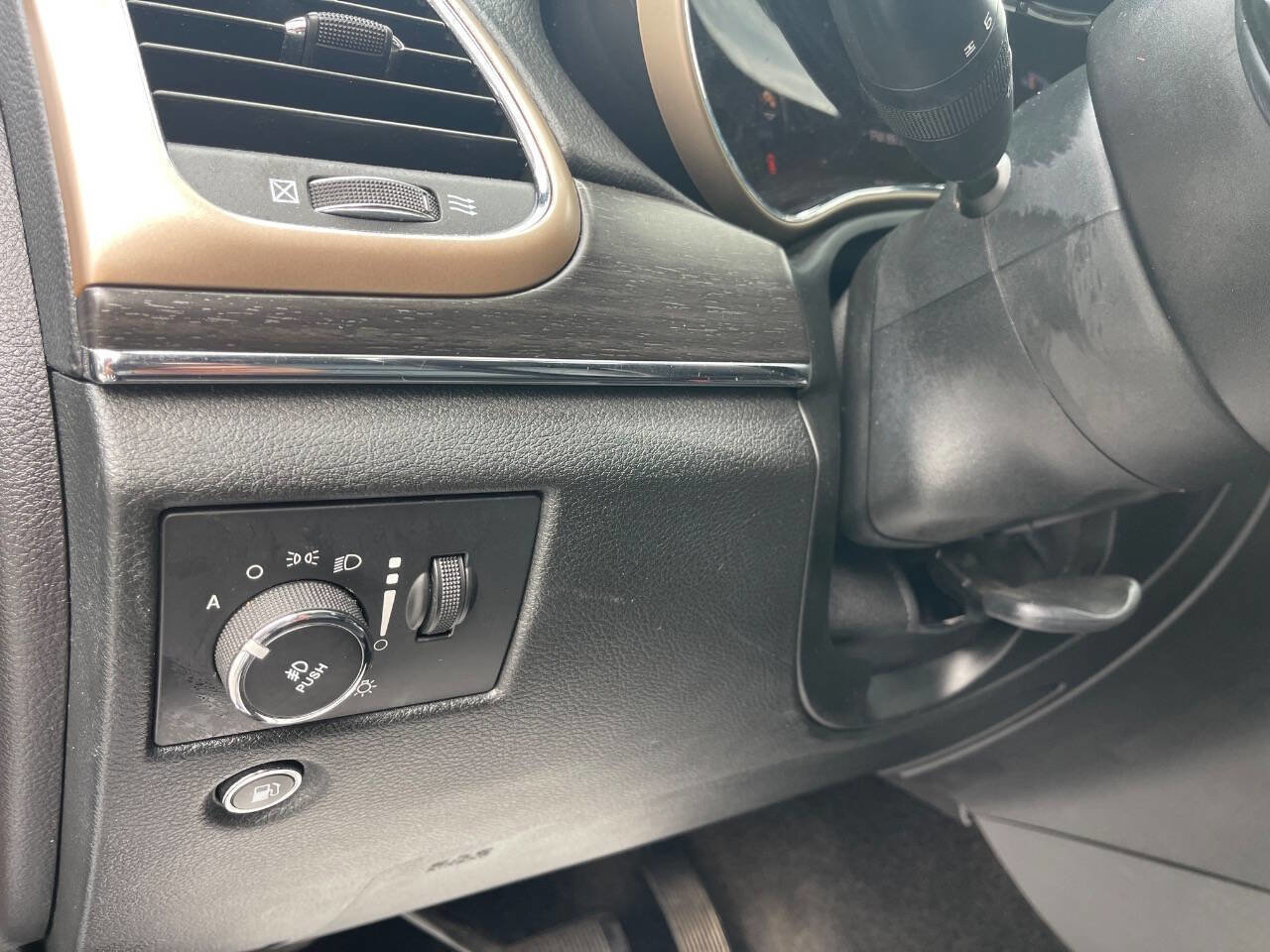 Used 2015 Jeep Grand Cherokee Limited image 20