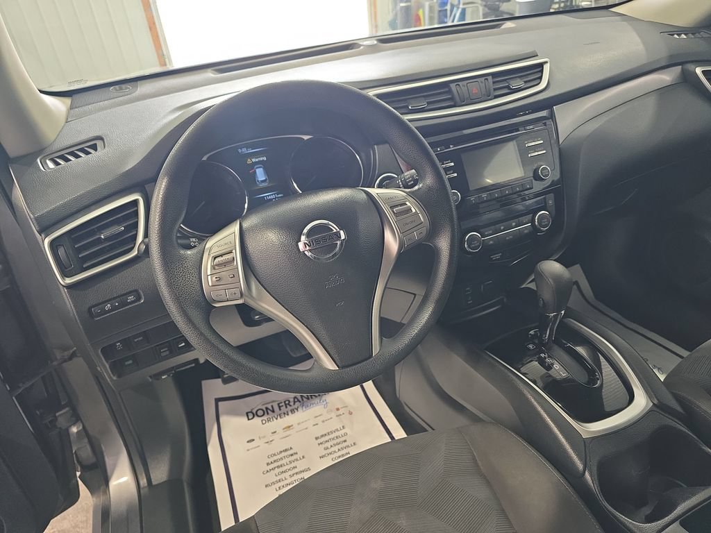 Used 2016 Nissan Rogue SV AWD/4WD image 13
