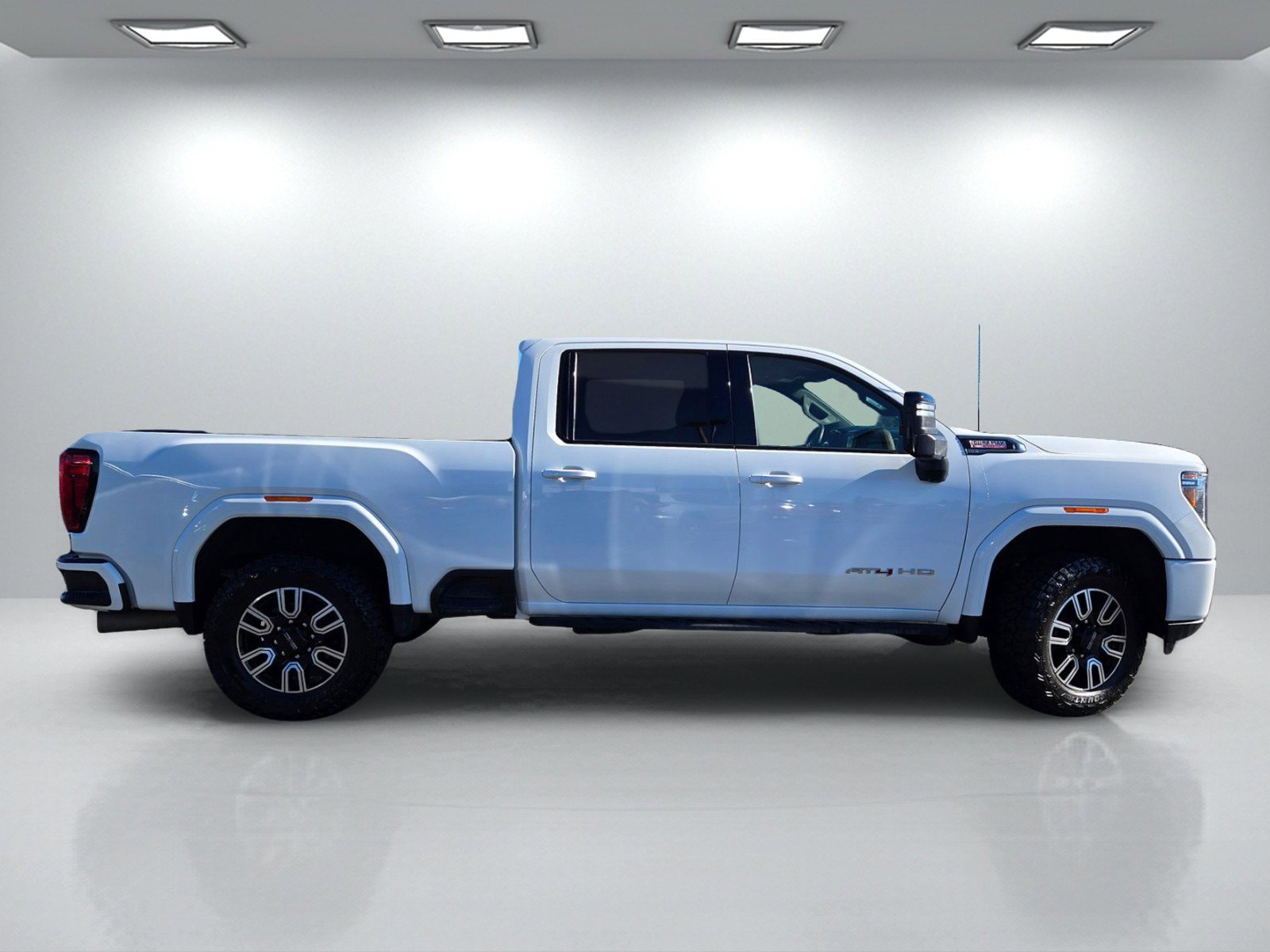 Used 2022 GMC Sierra 2500 AT4 w/ AT4 Premium Plus Package image 3
