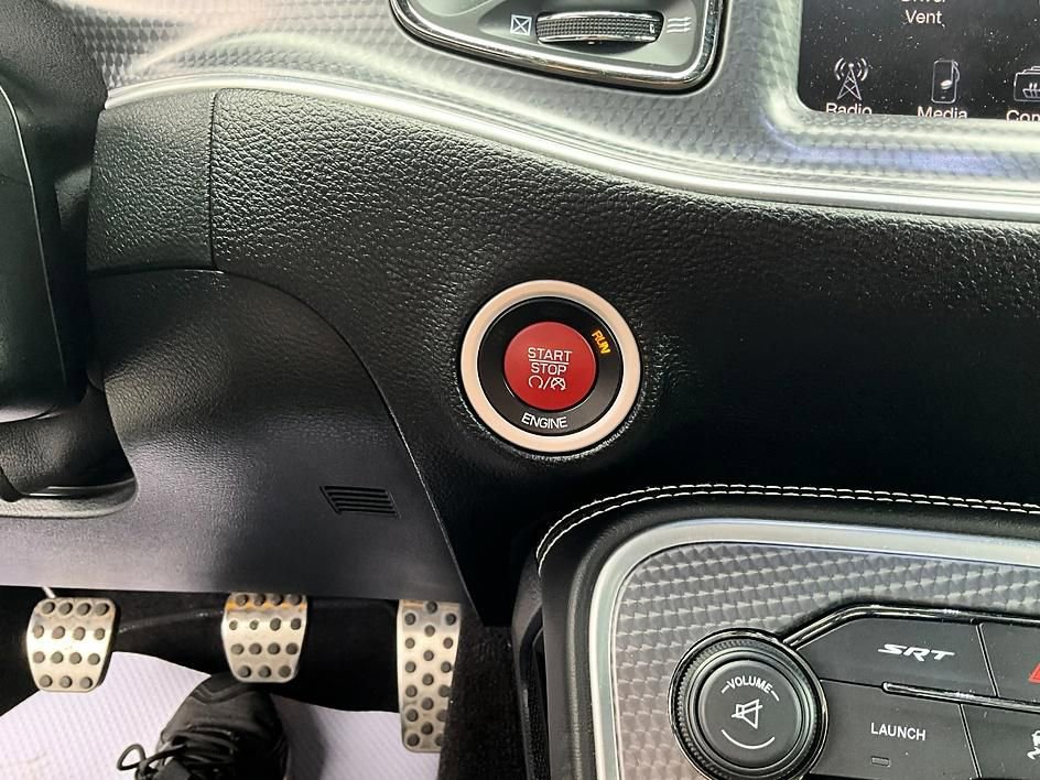 Used 2016 Dodge Challenger SRT Hellcat image 21
