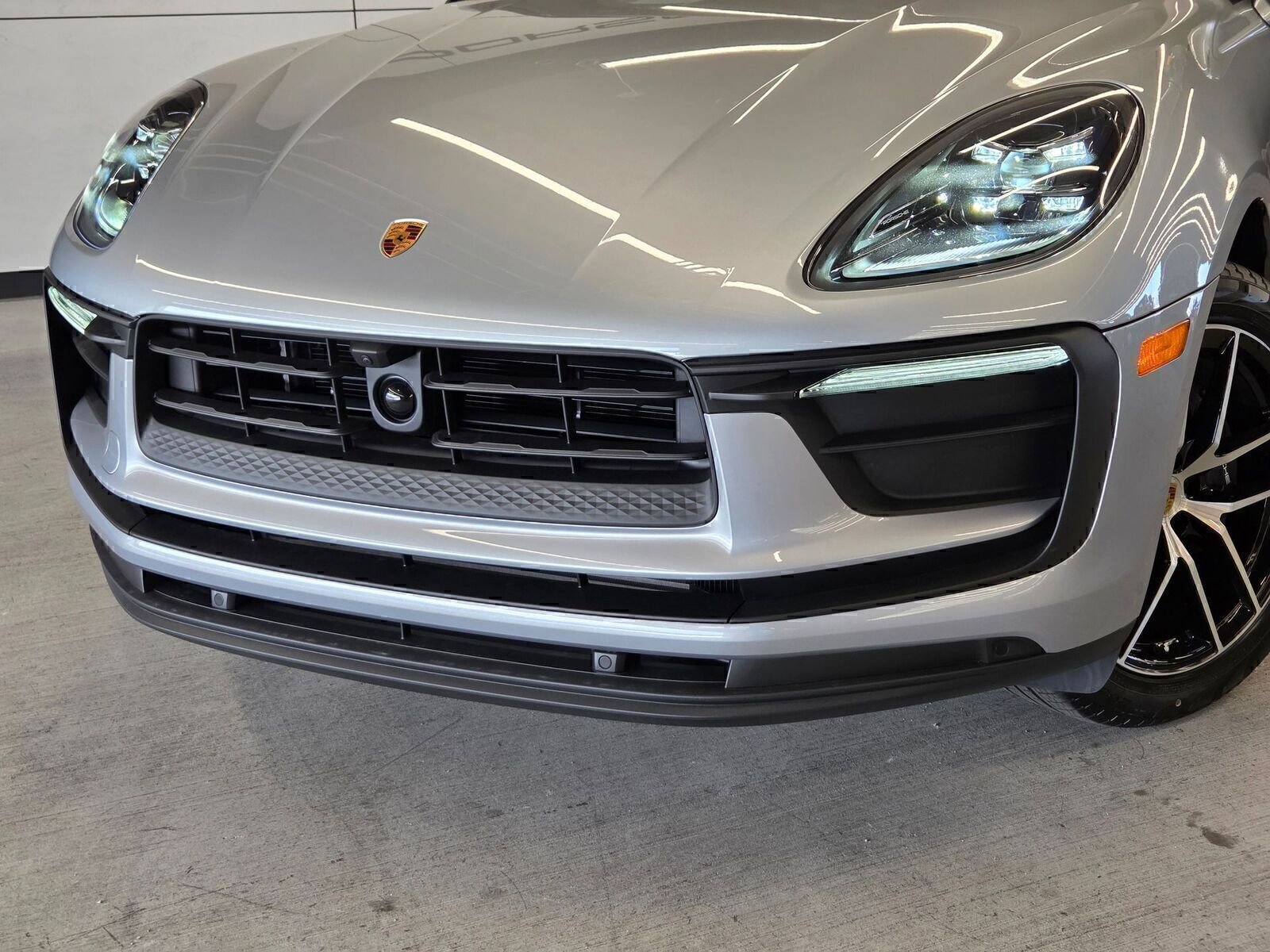 Certified 2026 Porsche Macan image 25