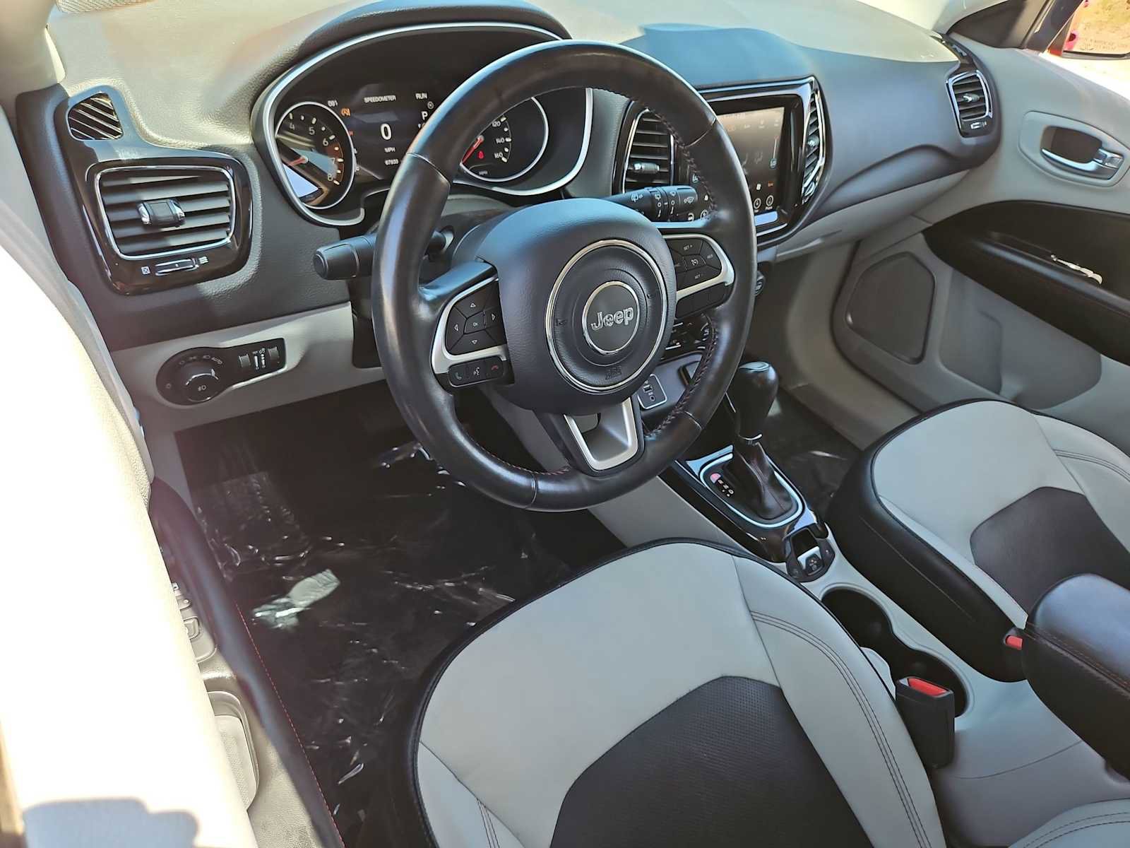 Used 2018 Jeep Compass Limited w/ Navigation Group FWD image 10